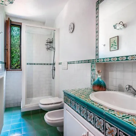 Borgo Degli Ulivi Country house *