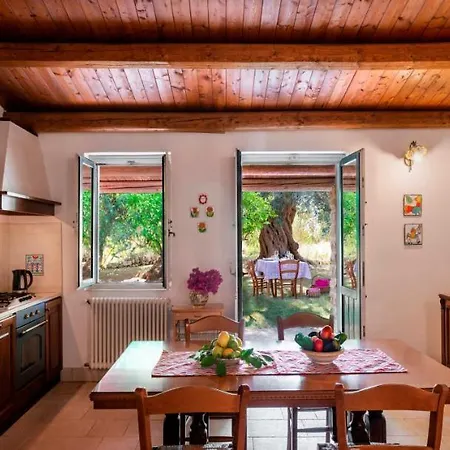 Country house Borgo Degli Ulivi *