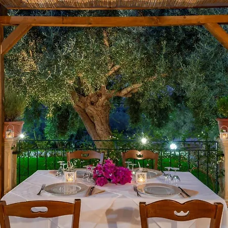 Country house Borgo Degli Ulivi *