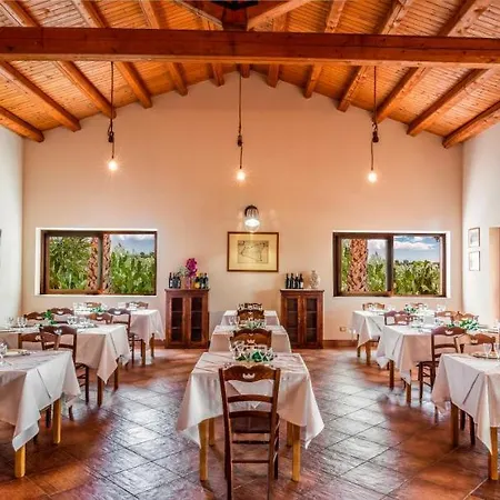 Borgo Degli Ulivi Country house *
