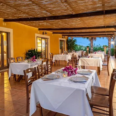 Country house Borgo Degli Ulivi *
