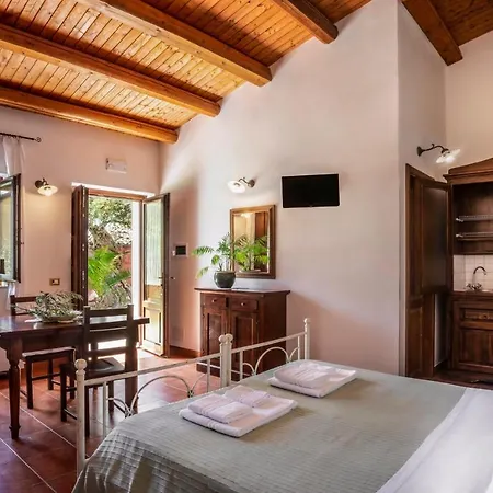 Borgo Degli Ulivi Country house *