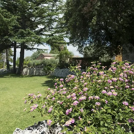 Country house Borgo Degli Ulivi *